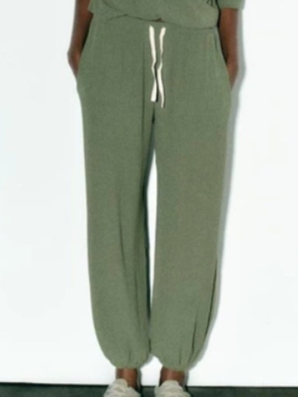 Zara Green Lightweight Loose Jogger